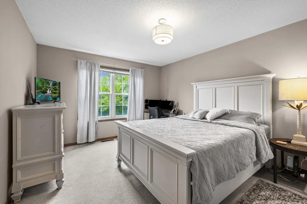 9220 Merrimac Lane Maple Grove, MN 55311