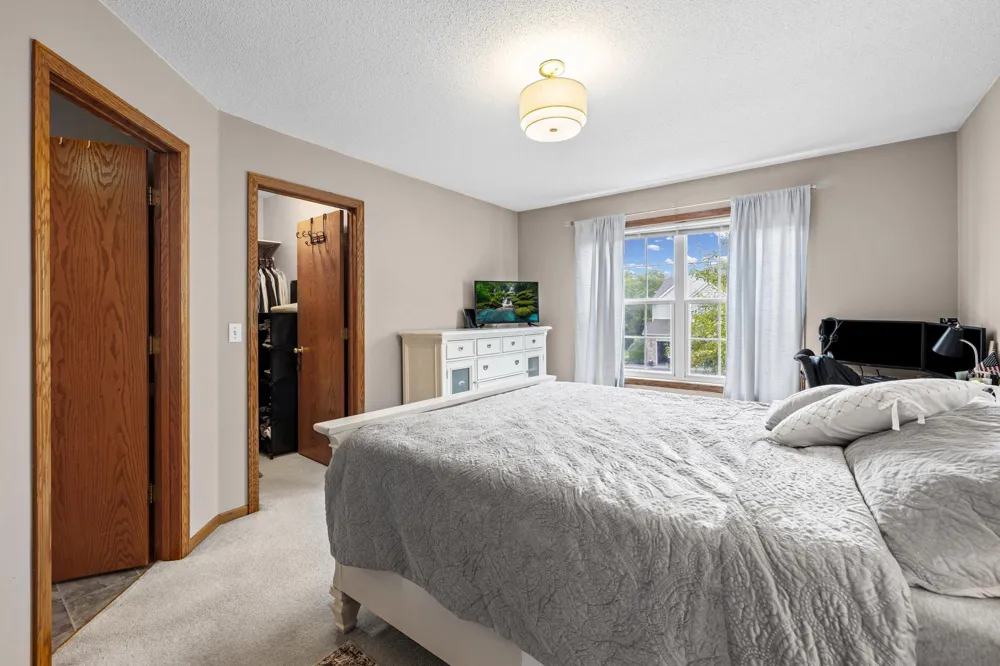 9220 Merrimac Lane Maple Grove, MN 55311