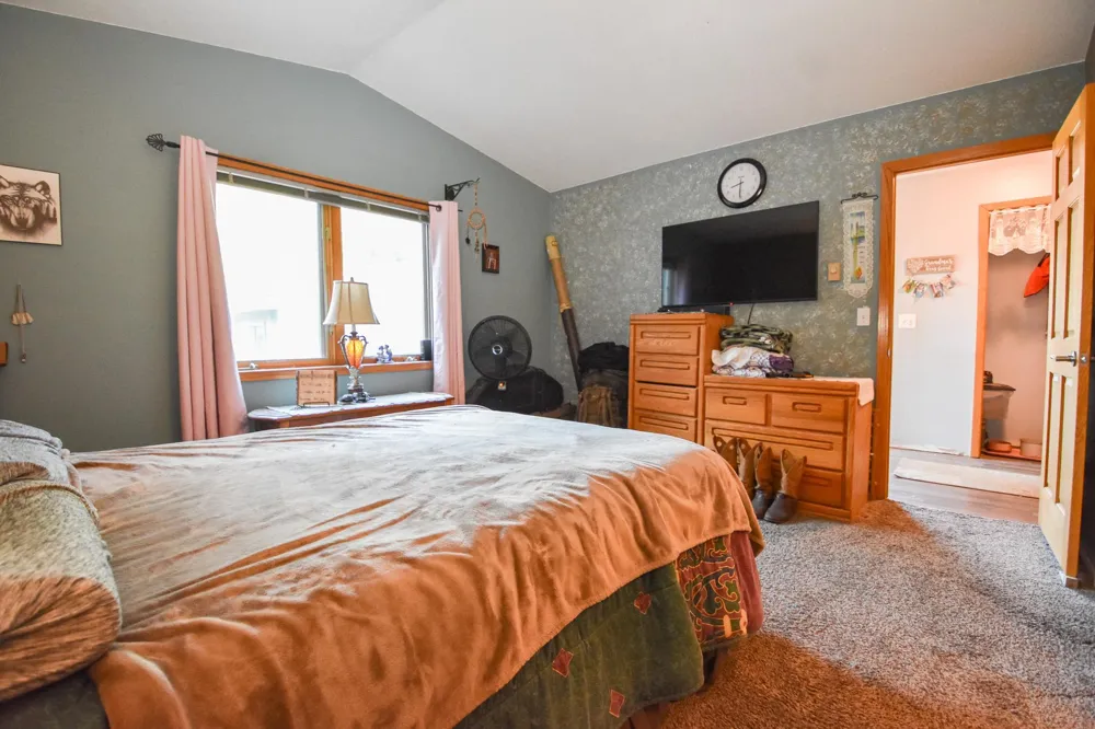 1630 11 AVENUE S Fargo, ND 58103