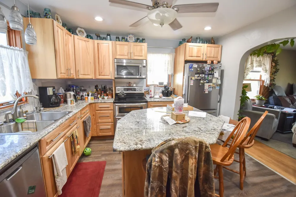 1630 11 AVENUE S Fargo, ND 58103