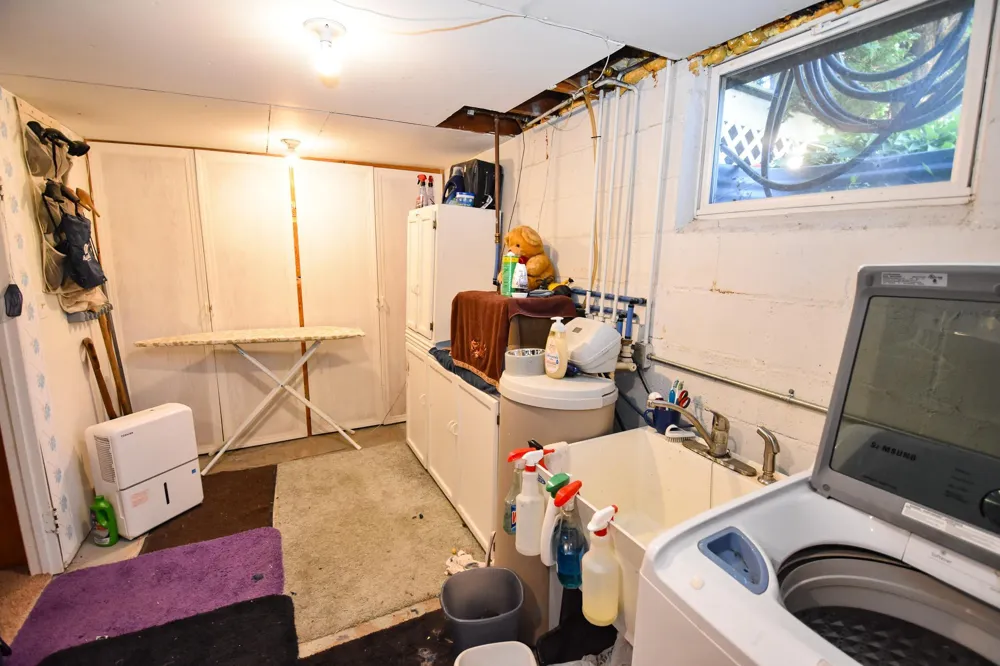 1630 11 AVENUE S Fargo, ND 58103