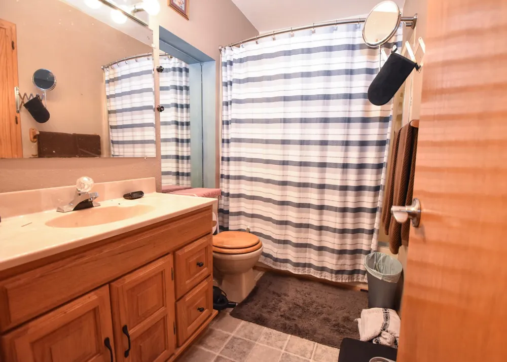 1630 11 AVENUE S Fargo, ND 58103