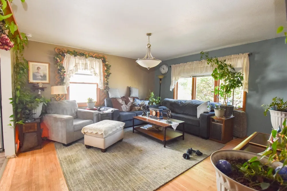 1630 11 AVENUE S Fargo, ND 58103