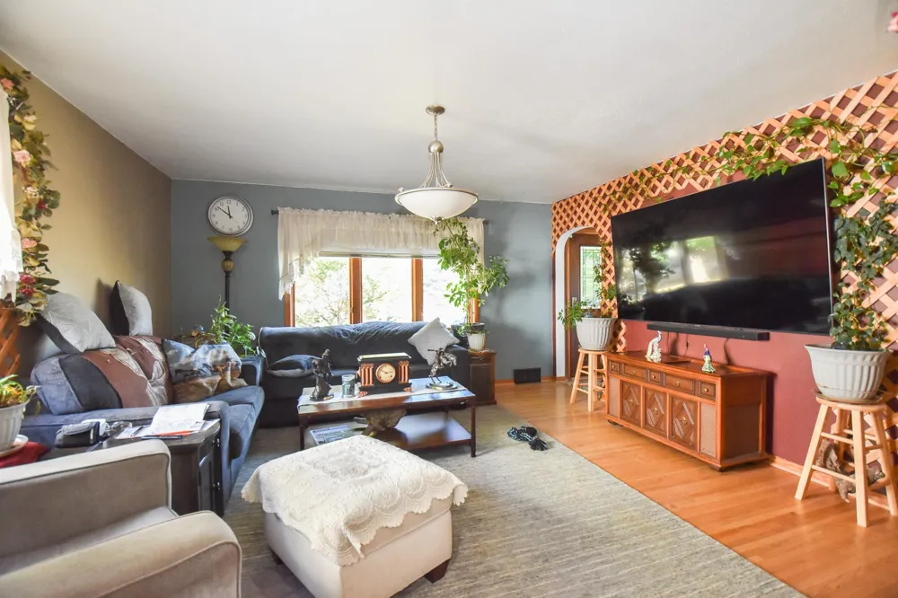 1630 11 AVENUE S Fargo, ND 58103