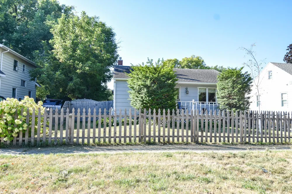1630 11 AVENUE S Fargo, ND 58103
