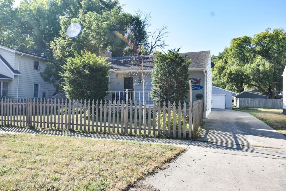 1630 11 AVENUE S Fargo, ND 58103