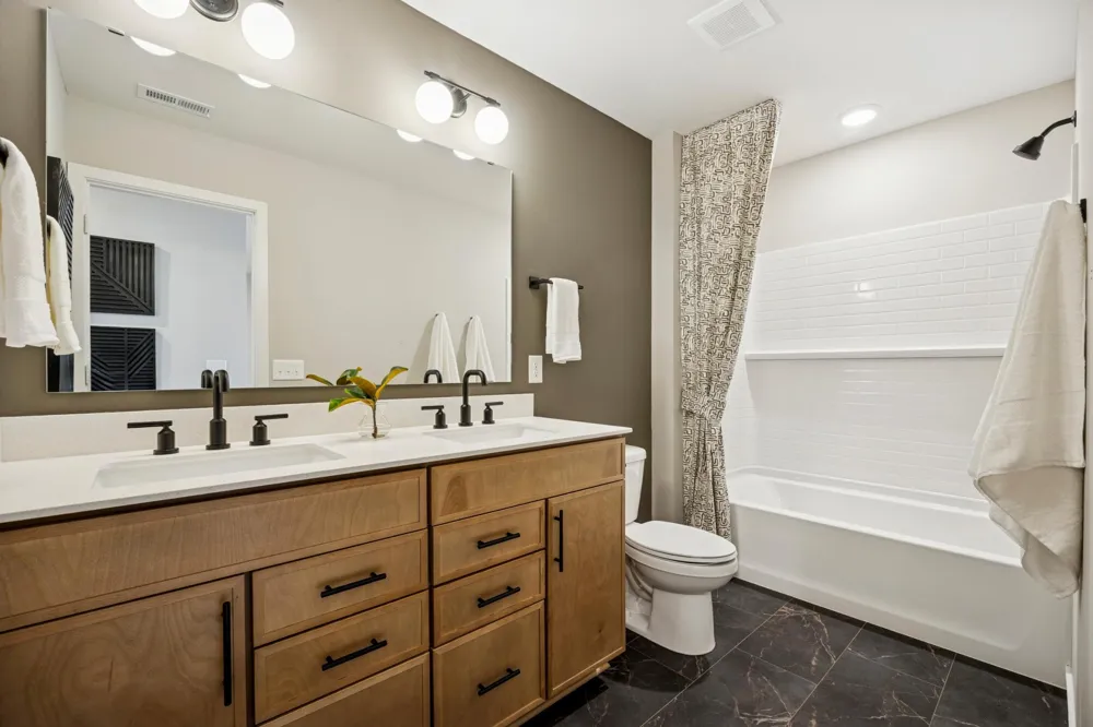 1831 Tamarack Road Shakopee, MN 55379