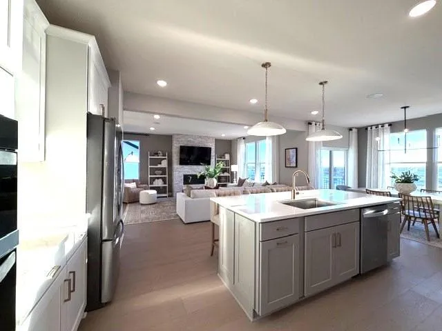 1583 Lund Way Shakopee, MN 55379