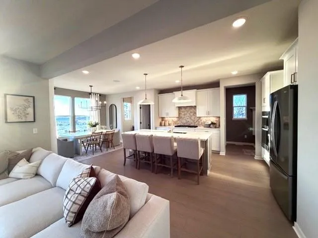 1583 Lund Way Shakopee, MN 55379