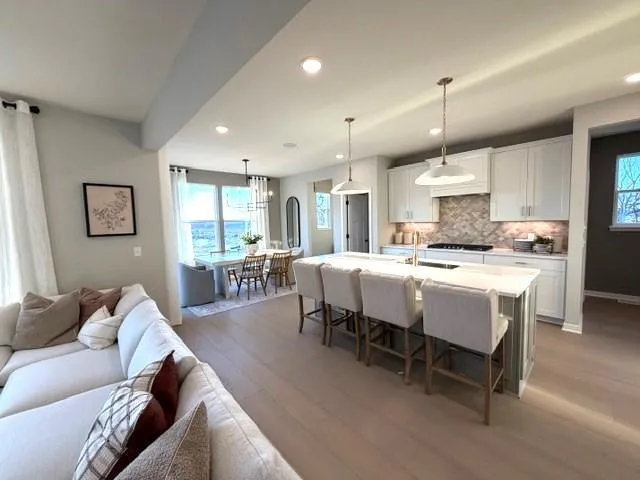 1583 Lund Way Shakopee, MN 55379