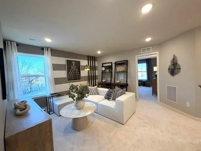 1583 Lund Way Shakopee, MN 55379