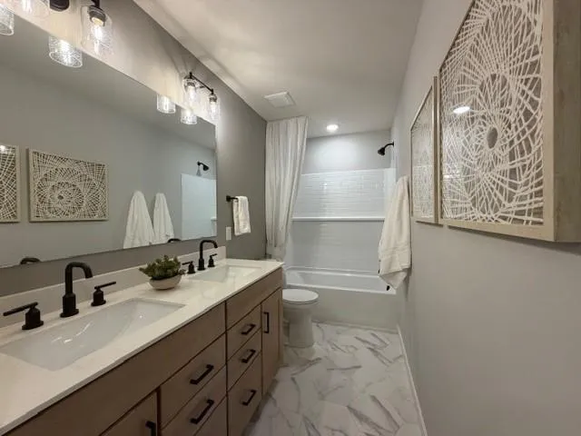 1583 Lund Way Shakopee, MN 55379