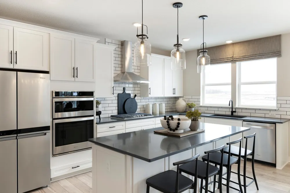 1566 Lund Way Shakopee, MN 55379