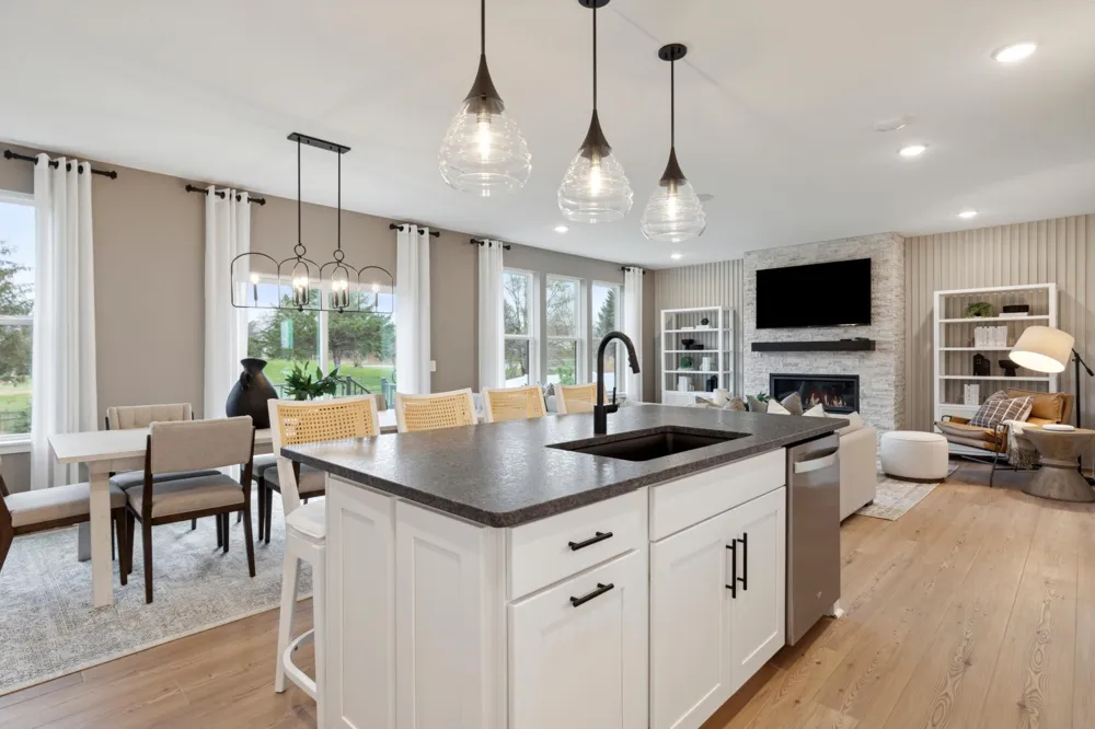 1584 Norbert Lane Shakopee, MN 55379