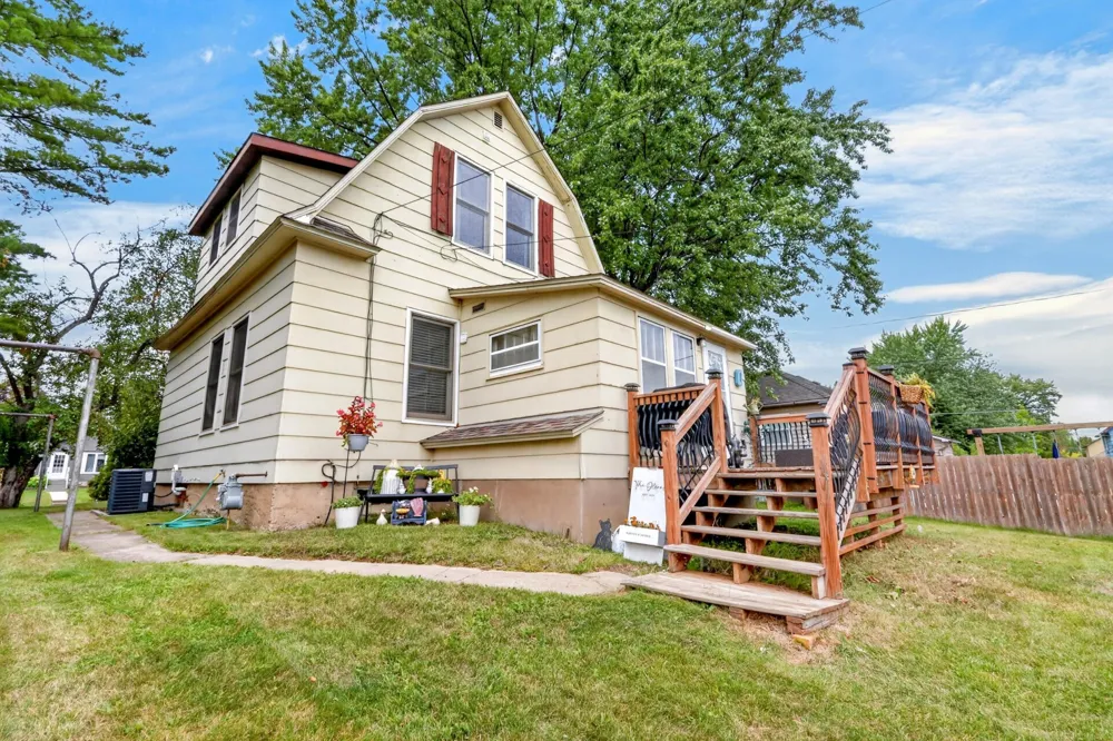204 Dudley Avenue Coleraine, MN 55722