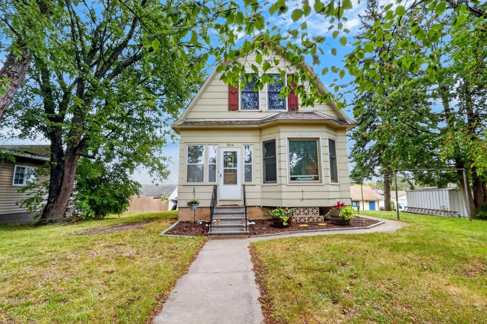 204 Dudley Avenue Coleraine, MN 55722