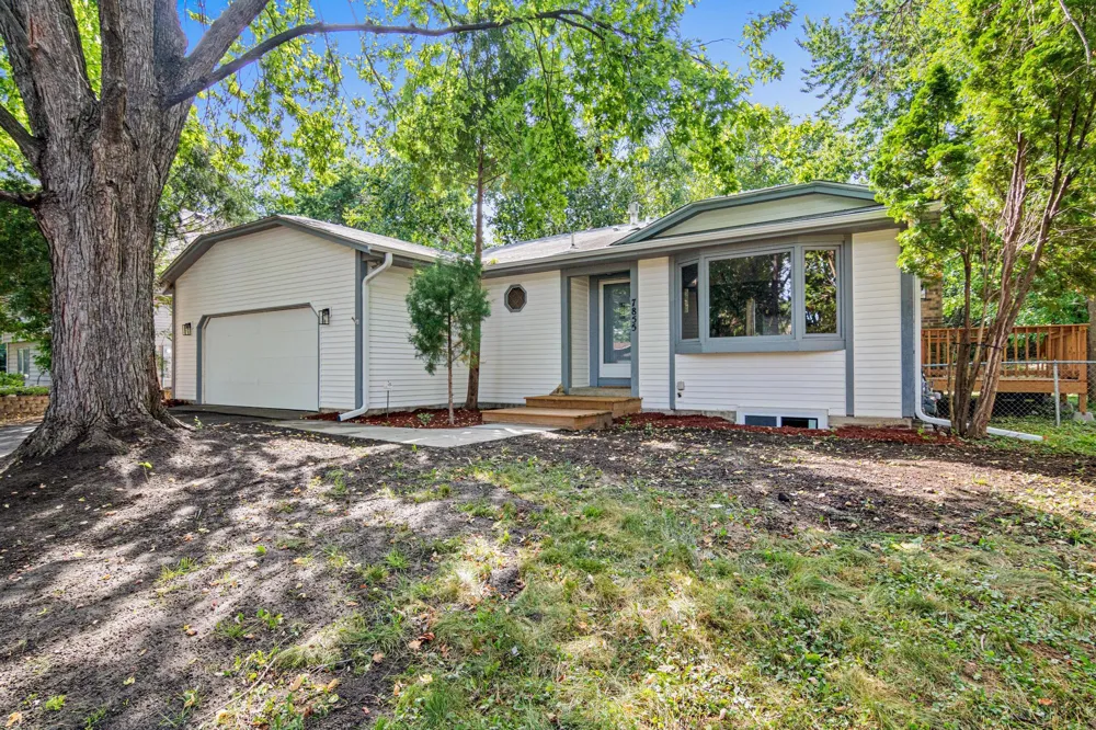 7855 Polaris Lane Maple Grove, MN 55311