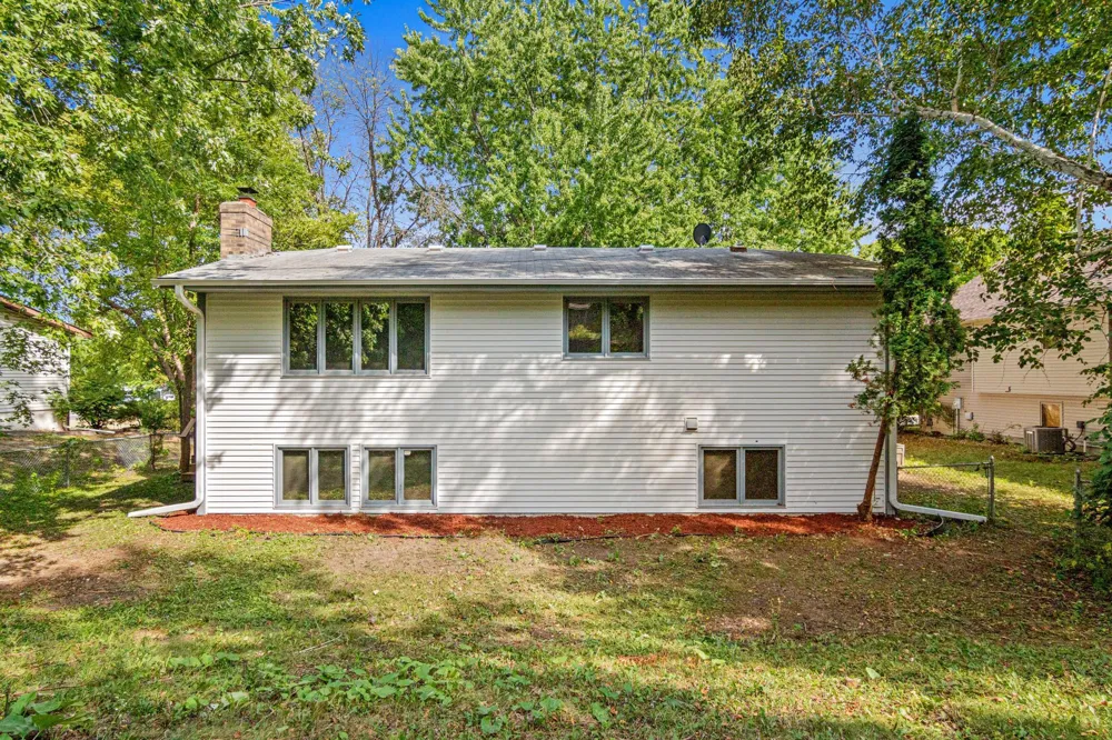 7855 Polaris Lane Maple Grove, MN 55311
