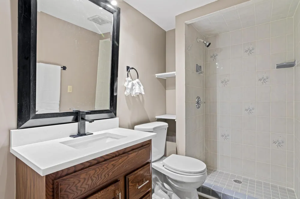 7855 Polaris Lane Maple Grove, MN 55311