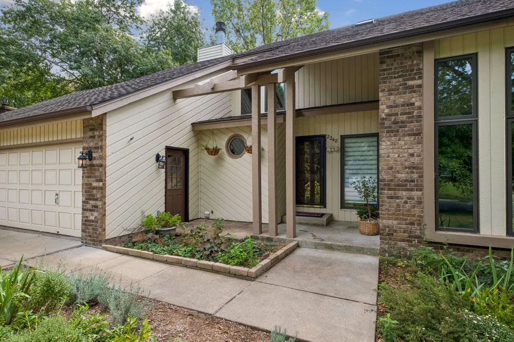 2248 James Street Eagan, MN 55122