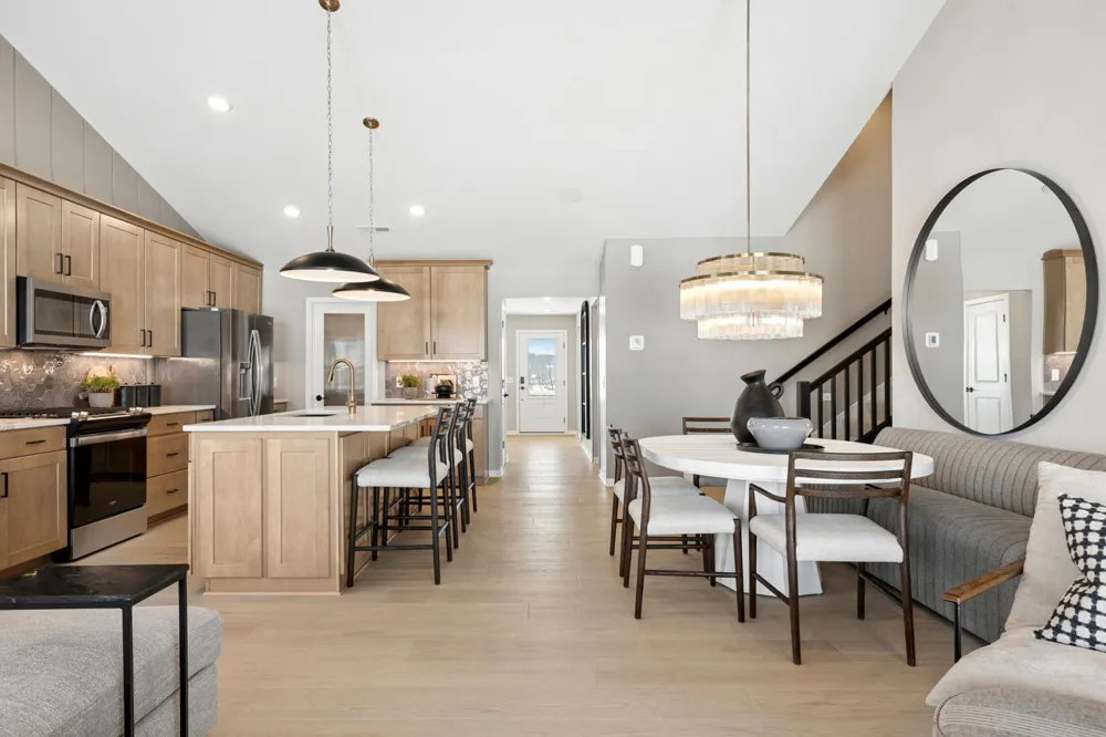 1628 Lund Way Road Shakopee, MN 55379