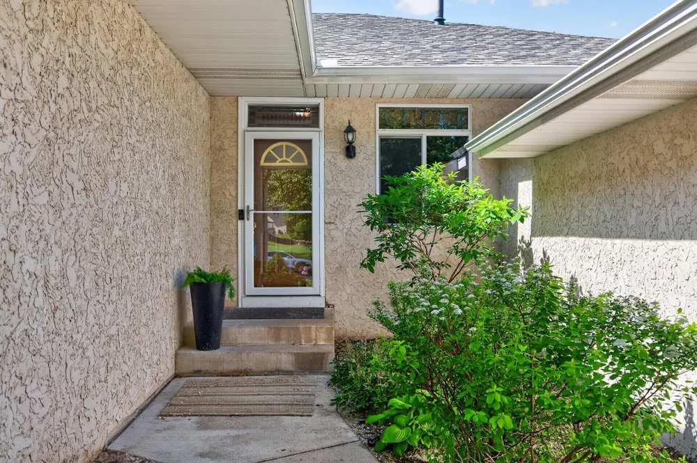 370 Mendota Road W West Saint Paul, MN 55118