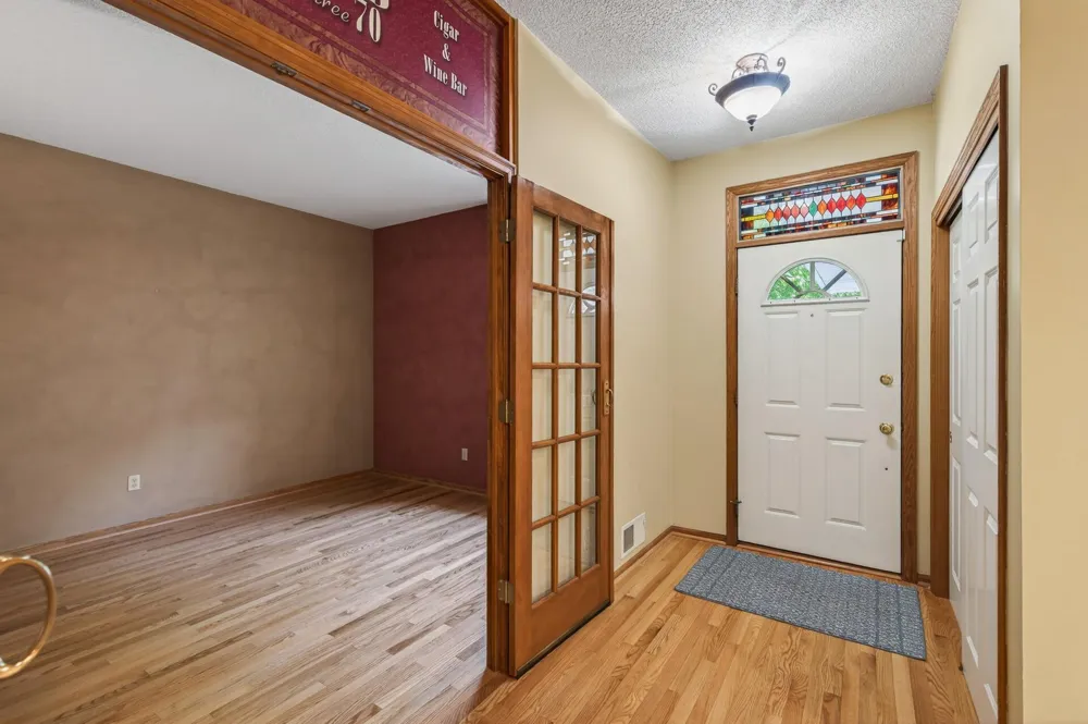 370 Mendota Road W West Saint Paul, MN 55118
