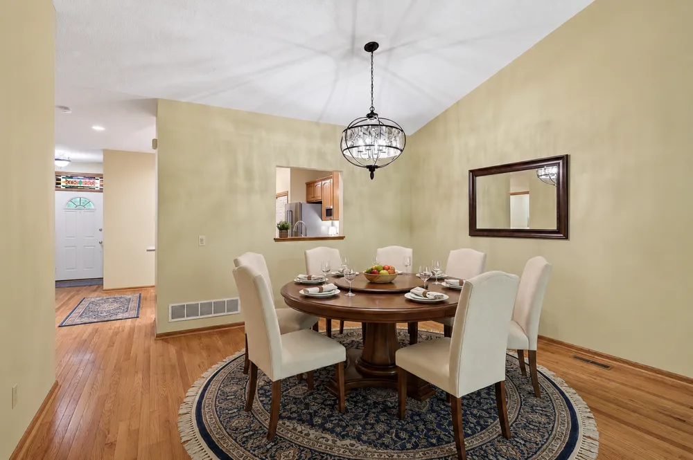 370 Mendota Road W West Saint Paul, MN 55118