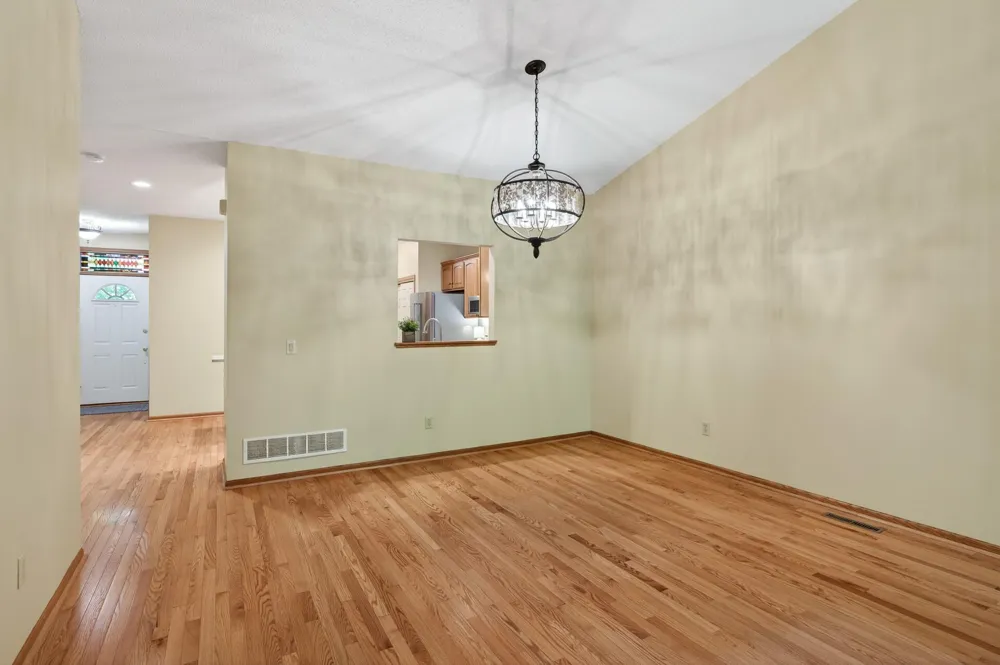 370 Mendota Road W West Saint Paul, MN 55118