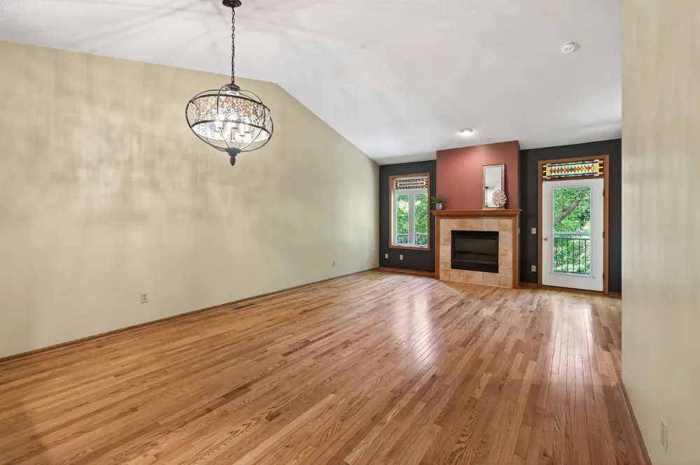 370 Mendota Road W West Saint Paul, MN 55118