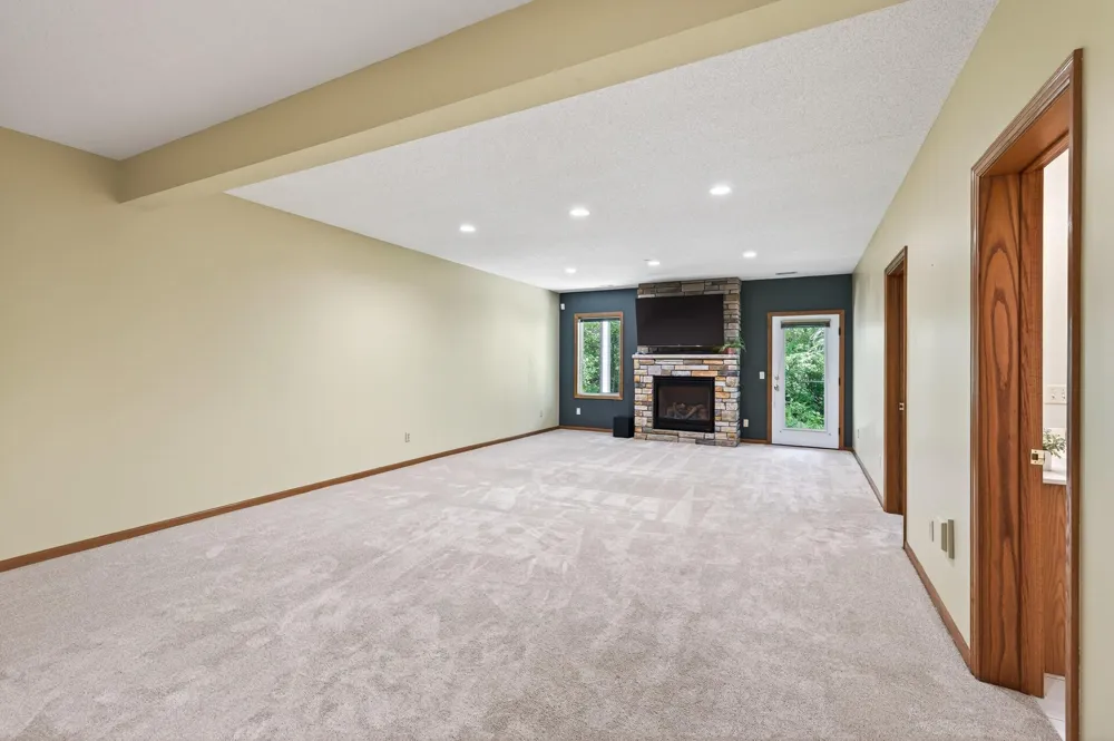 370 Mendota Road W West Saint Paul, MN 55118