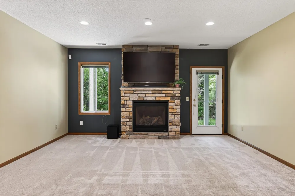 370 Mendota Road W West Saint Paul, MN 55118
