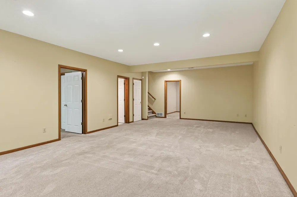 370 Mendota Road W West Saint Paul, MN 55118