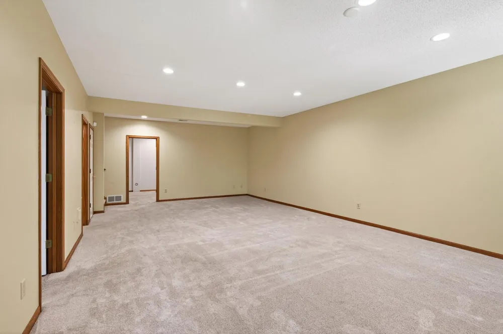 370 Mendota Road W West Saint Paul, MN 55118