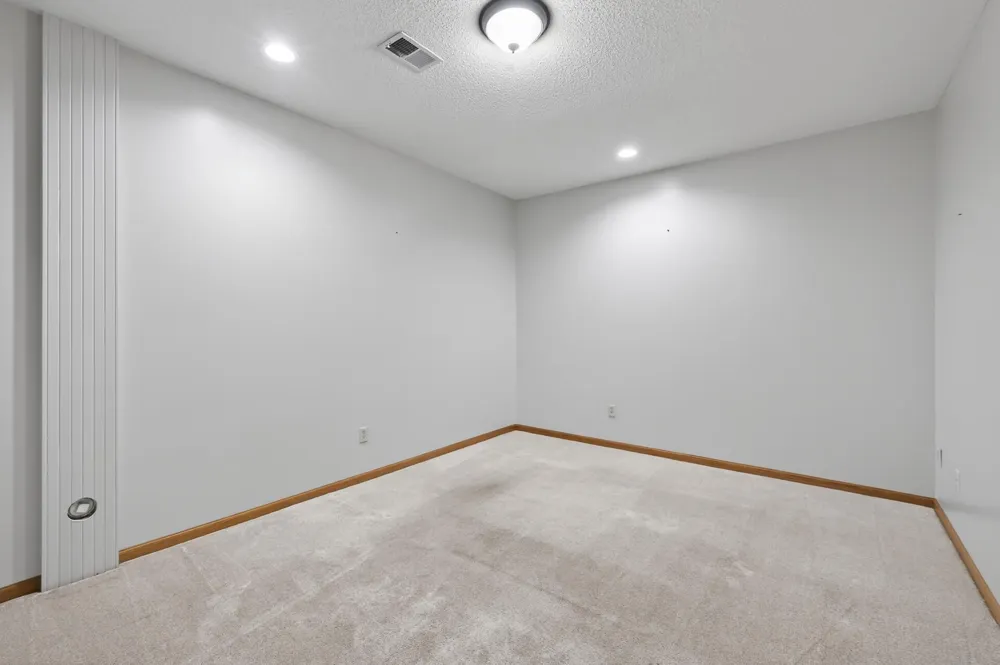 370 Mendota Road W West Saint Paul, MN 55118