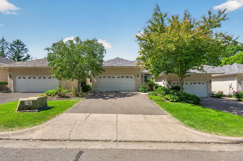 370 Mendota Road W West Saint Paul, MN 55118