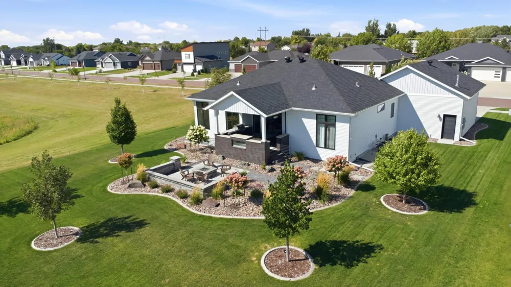 3282 47th Avenue S Fargo, ND 58104