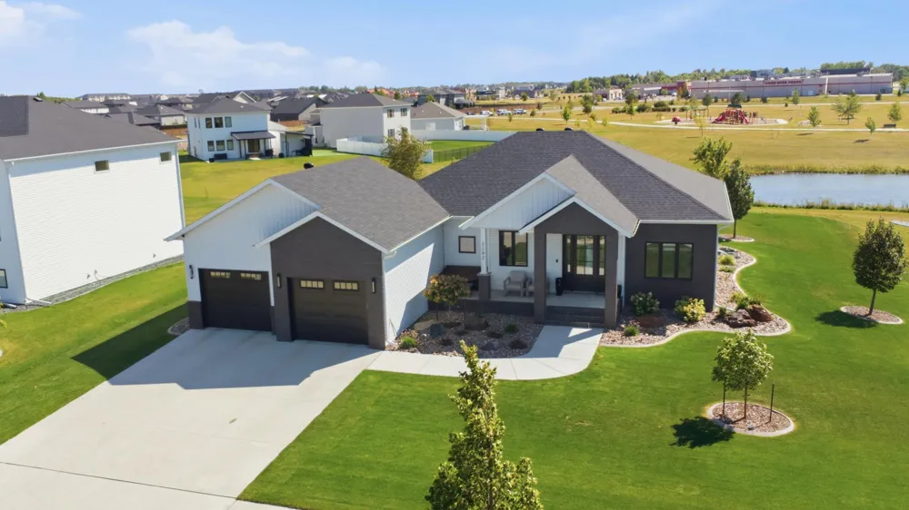 3282 47th Avenue S Fargo, ND 58104