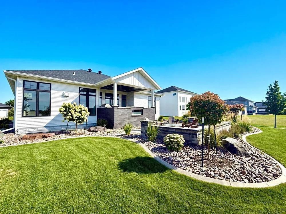 3282 47th Avenue S Fargo, ND 58104