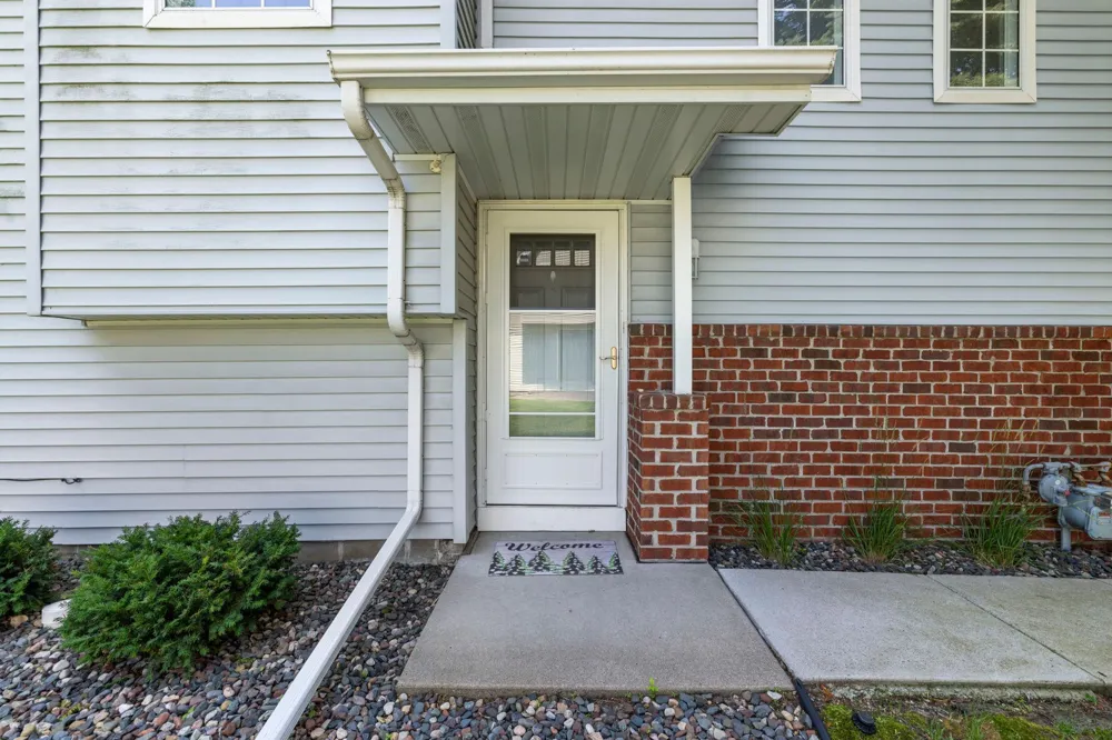 9050 Merrimac Lane Maple Grove, MN 55311