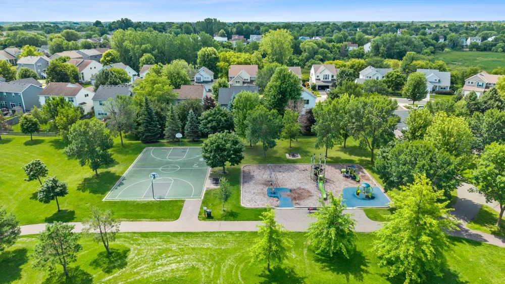 9050 Merrimac Lane Maple Grove, MN 55311