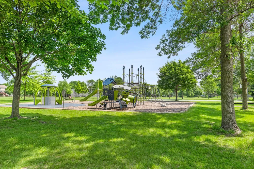 9050 Merrimac Lane Maple Grove, MN 55311