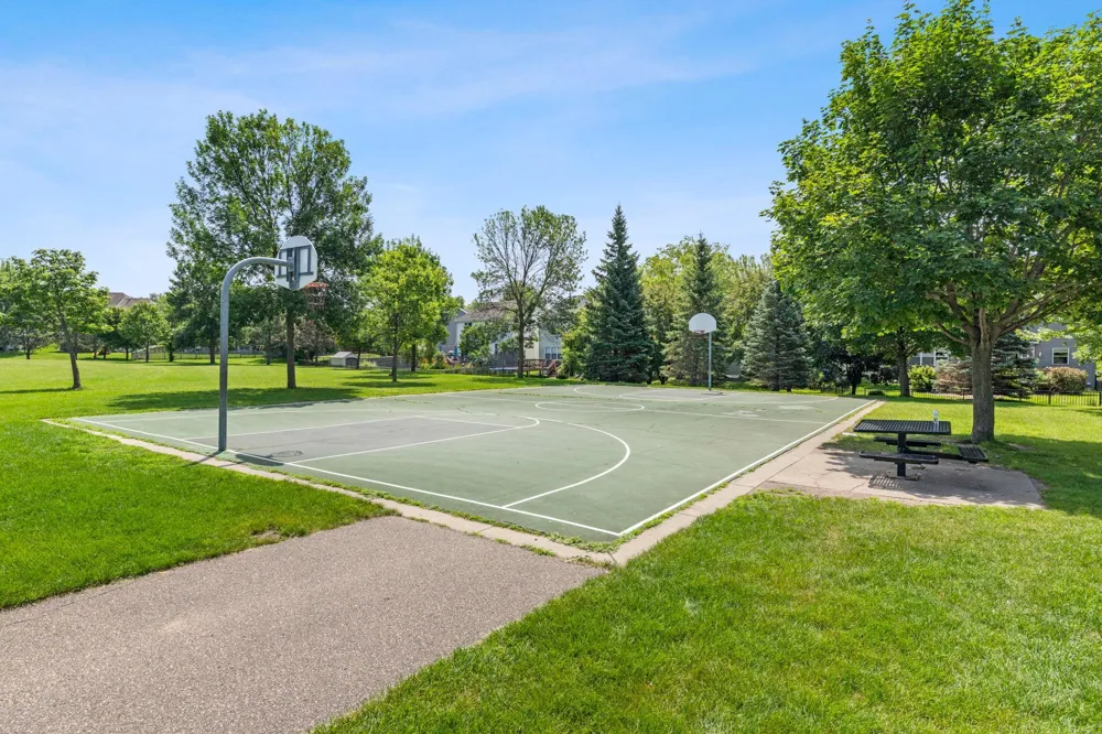 9050 Merrimac Lane Maple Grove, MN 55311