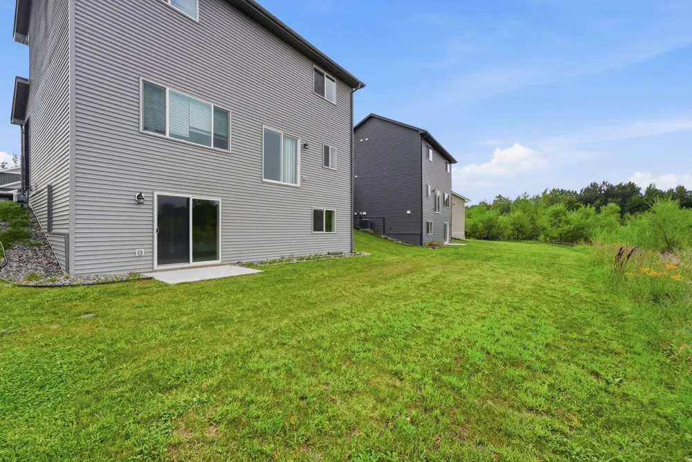 977 45th Avenue NE Saint Cloud, MN 56304