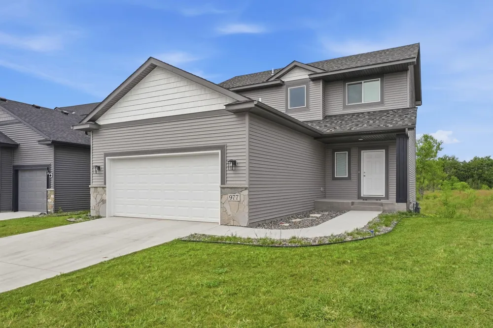 977 45th Avenue NE Saint Cloud, MN 56304