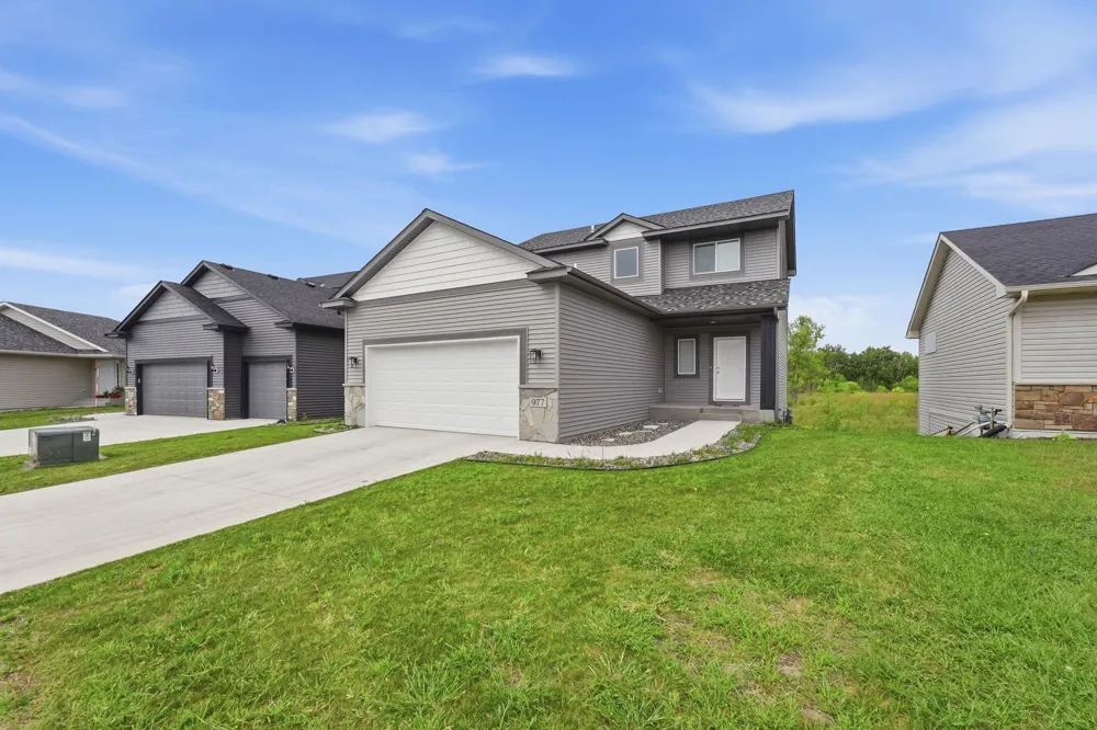 977 45th Avenue NE Saint Cloud, MN 56304