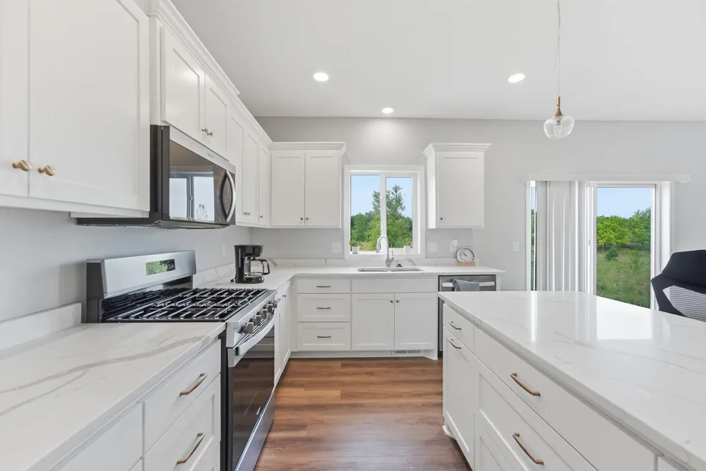 977 45th Avenue NE Saint Cloud, MN 56304