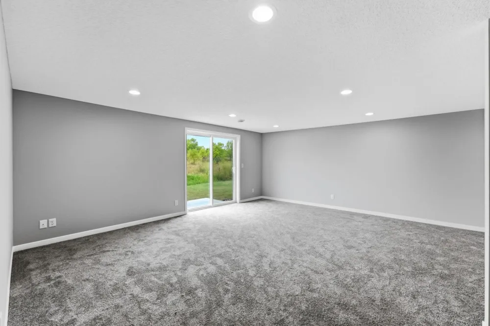 977 45th Avenue NE Saint Cloud, MN 56304