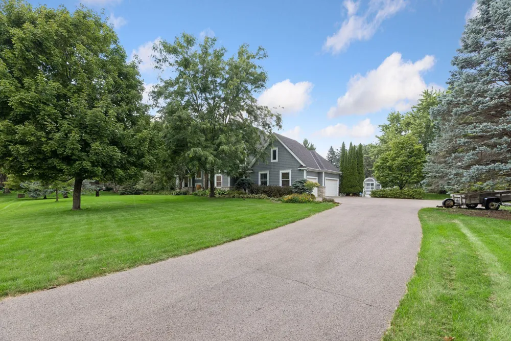 3 Scotch Pine Lane North Oaks, MN 55127