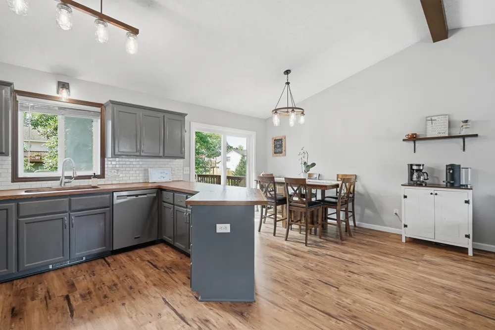 712 Sunset Street Buffalo, MN 55313